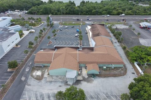 Propiedad comercial en alquiler en Tarpon Springs, Florida, 2476.22 m2 № 214166 - foto 8