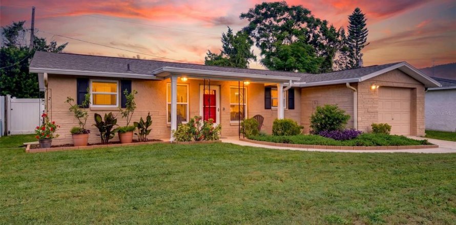 Casa en Port Richey, Florida 2 dormitorios, 97.92 m2 № 2383582
