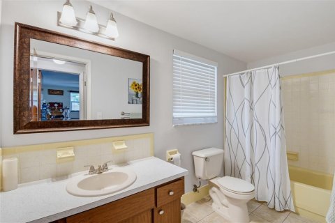 Casa en venta en Port Richey, Florida, 2 dormitorios, 97.92 m2 № 2383582 - foto 19