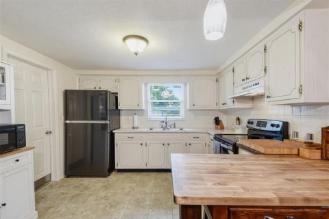 Casa en venta en Port Richey, Florida, 2 dormitorios, 97.92 m2 № 2383582 - foto 13