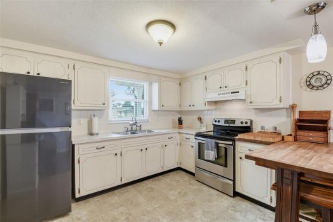 Casa en venta en Port Richey, Florida, 2 dormitorios, 97.92 m2 № 2383582 - foto 12