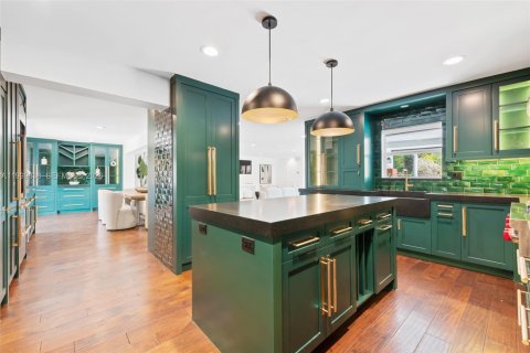 House in Fort Lauderdale, Florida 4 bedrooms, 272.48 sq.m. № 2068894 - photo 8