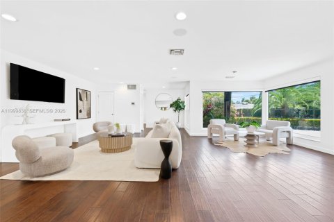 House in Fort Lauderdale, Florida 4 bedrooms, 272.48 sq.m. № 2068894 - photo 3