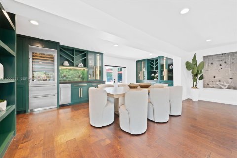 House in Fort Lauderdale, Florida 4 bedrooms, 272.48 sq.m. № 2068894 - photo 21