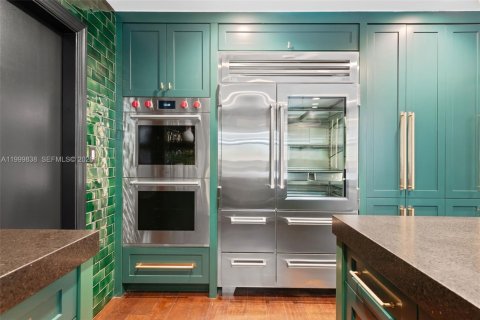 House in Fort Lauderdale, Florida 4 bedrooms, 272.48 sq.m. № 2068894 - photo 14