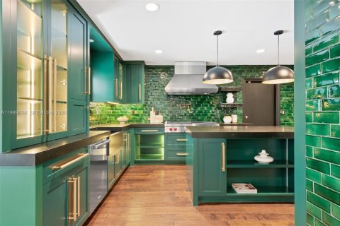 House in Fort Lauderdale, Florida 4 bedrooms, 272.48 sq.m. № 2068894 - photo 10