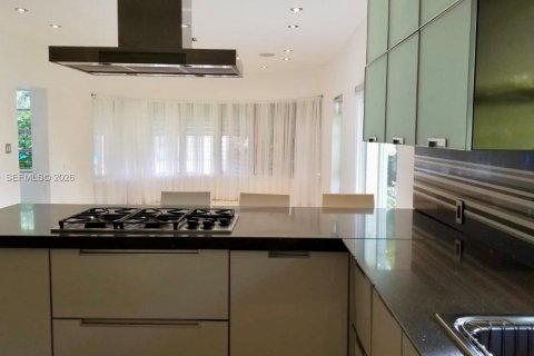 Casa en alquiler en Surfside, Florida, 3 dormitorios, 220.74 m2 № 2065354 - foto 11