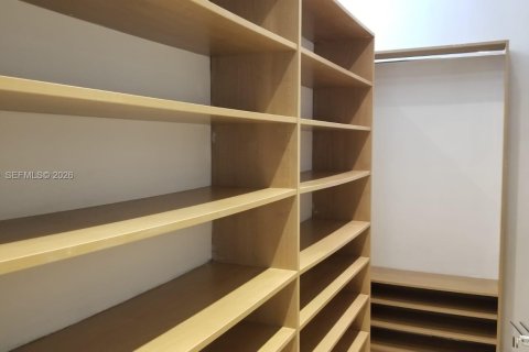 Casa en alquiler en Surfside, Florida, 3 dormitorios, 220.74 m2 № 2065354 - foto 30