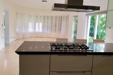 Casa en alquiler en Surfside, Florida, 3 dormitorios, 220.74 m2 № 2065354 - foto 15