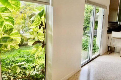 Casa en alquiler en Surfside, Florida, 3 dormitorios, 220.74 m2 № 2065354 - foto 19