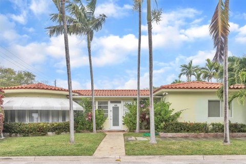 Casa en alquiler en Surfside, Florida, 3 dormitorios, 220.74 m2 № 2065354 - foto 4