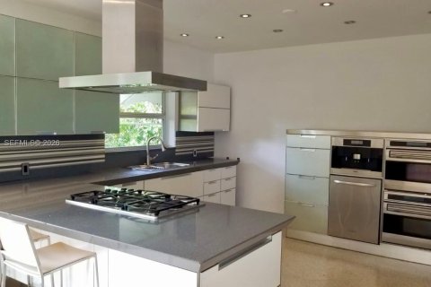 Casa en alquiler en Surfside, Florida, 3 dormitorios, 220.74 m2 № 2065354 - foto 14