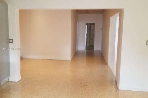 Casa en alquiler en Surfside, Florida, 3 dormitorios, 220.74 m2 № 2065354 - foto 23