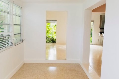 Casa en alquiler en Surfside, Florida, 3 dormitorios, 220.74 m2 № 2065354 - foto 27