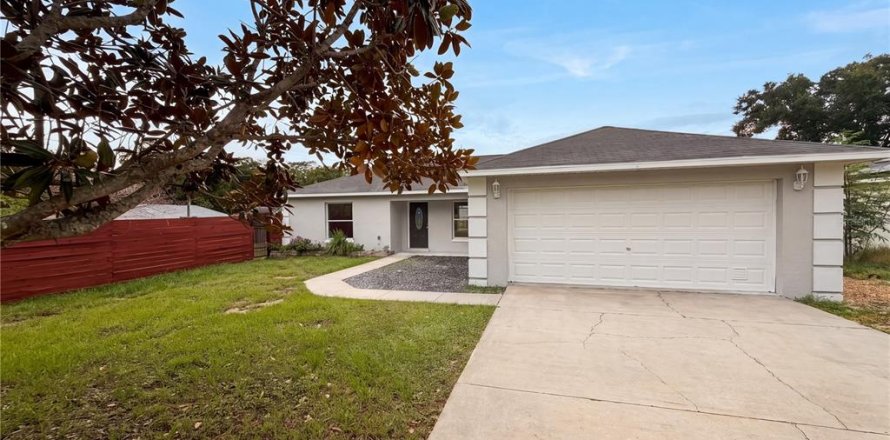 Villa ou maison à Summerfield, Floride 3 chambres, 118.64 m2 № 2224400