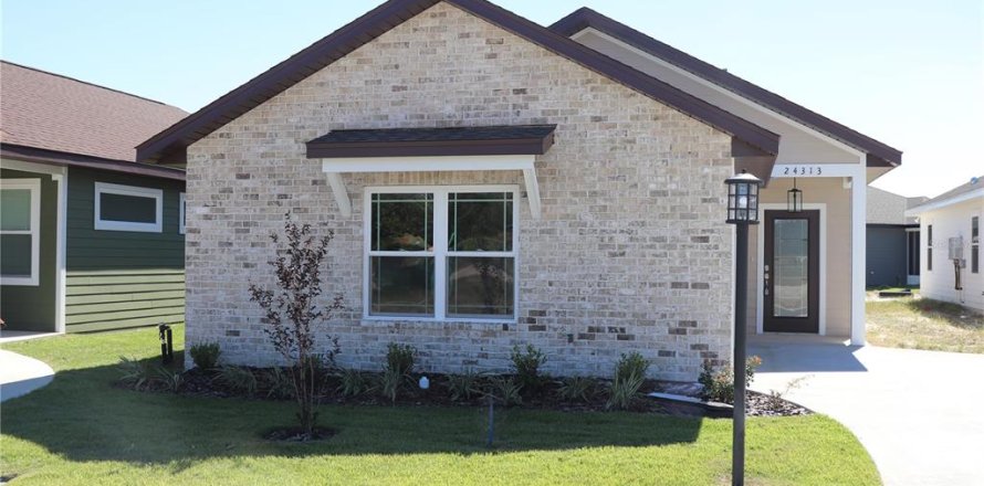 House in Newberry, Florida 3 bedrooms, 122.07 sq.m. № 1882684