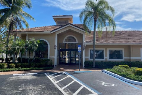 Condominio en Pembroke Pines, Florida, 2 dormitorios  № 2083572