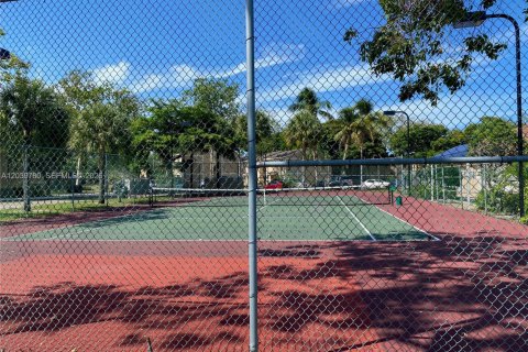 Copropriété à louer à Pembroke Pines, Floride: 2 chambres, 94.39 m2 № 2083572 - photo 20