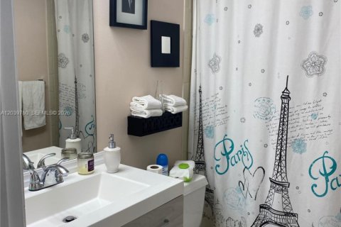 Copropriété à louer à Pembroke Pines, Floride: 2 chambres, 94.39 m2 № 2083572 - photo 11