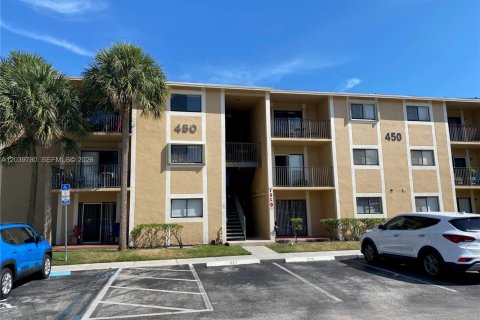 Copropriété à louer à Pembroke Pines, Floride: 2 chambres, 94.39 m2 № 2083572 - photo 2