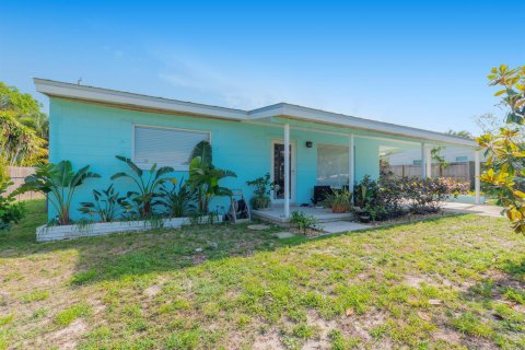 House in Jensen Beach, Florida 2 bedrooms, 104.24 sq.m. № 2250527 - photo 10