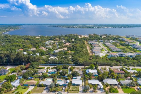 House in Jensen Beach, Florida 2 bedrooms, 104.24 sq.m. № 2250527 - photo 3