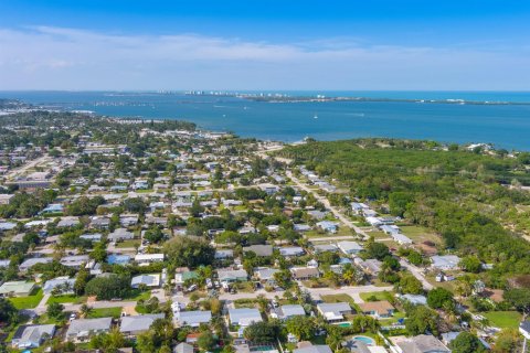 House in Jensen Beach, Florida 2 bedrooms, 104.24 sq.m. № 2250527 - photo 9