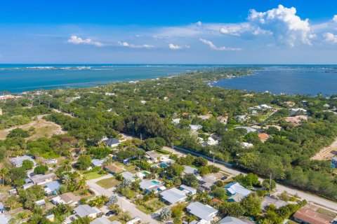 House in Jensen Beach, Florida 2 bedrooms, 104.24 sq.m. № 2250527 - photo 5
