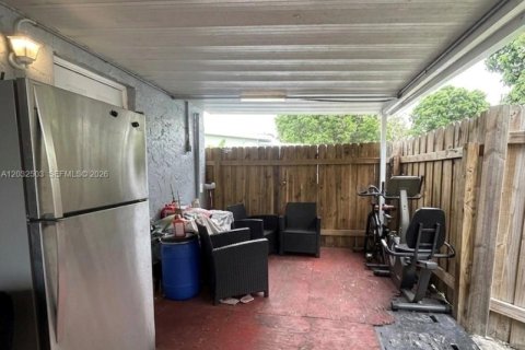 Casa en alquiler en Miami Gardens, Florida, 2 dormitorios, 73.11 m2 № 2153906 - foto 14