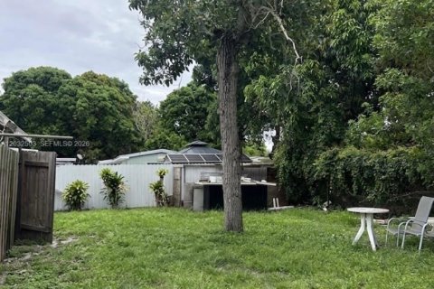 Casa en alquiler en Miami Gardens, Florida, 2 dormitorios, 73.11 m2 № 2153906 - foto 15