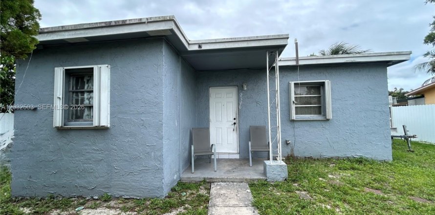 Casa en Miami Gardens, Florida 2 dormitorios, 73.11 m2 № 2153906