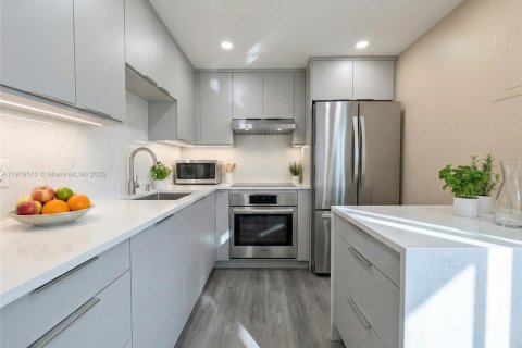 Condominio en venta en Lauderdale Lakes, Florida, 1 dormitorio, 61.5 m2 № 1976112 - foto 4