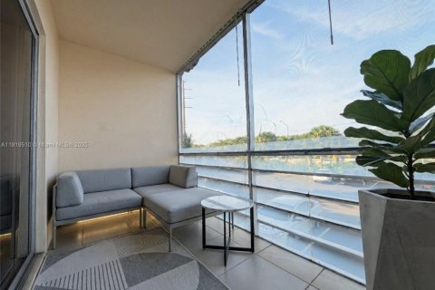 Condominio en venta en Lauderdale Lakes, Florida, 1 dormitorio, 61.5 m2 № 1976112 - foto 12