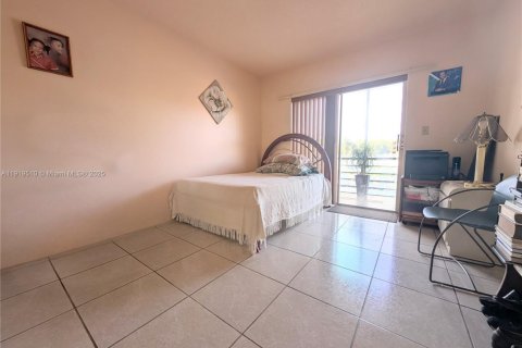 Condominio en venta en Lauderdale Lakes, Florida, 1 dormitorio, 61.5 m2 № 1976112 - foto 20