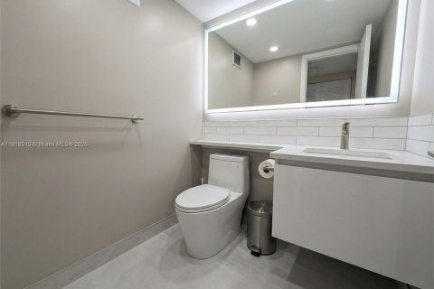 Condominio en venta en Lauderdale Lakes, Florida, 1 dormitorio, 61.5 m2 № 1976112 - foto 6