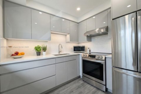 Condominio en venta en Lauderdale Lakes, Florida, 1 dormitorio, 61.5 m2 № 1976112 - foto 5