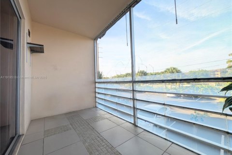 Condominio en venta en Lauderdale Lakes, Florida, 1 dormitorio, 61.5 m2 № 1976112 - foto 26