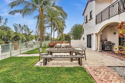 Casa en venta en Dania Beach, Florida, 4 dormitorios, 260.13 m2 № 1950018 - foto 27