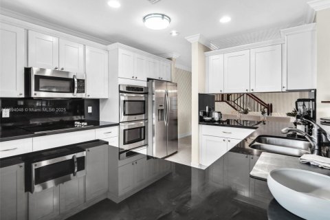 Casa en venta en Dania Beach, Florida, 4 dormitorios, 260.13 m2 № 1950018 - foto 10