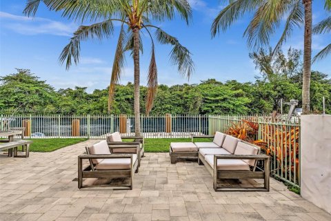 Casa en venta en Dania Beach, Florida, 4 dormitorios, 260.13 m2 № 1950018 - foto 30