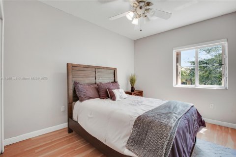 House in Miramar, Florida 5 bedrooms, 274.15 sq.m. № 1882582 - photo 18