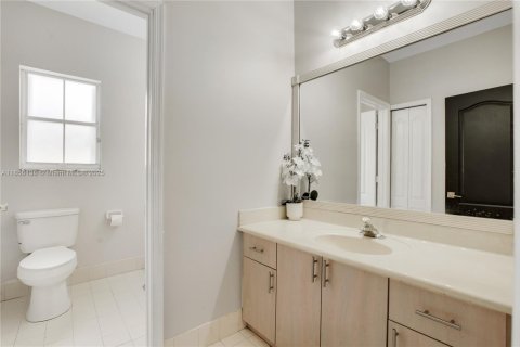 House in Miramar, Florida 5 bedrooms, 274.15 sq.m. № 1882582 - photo 14