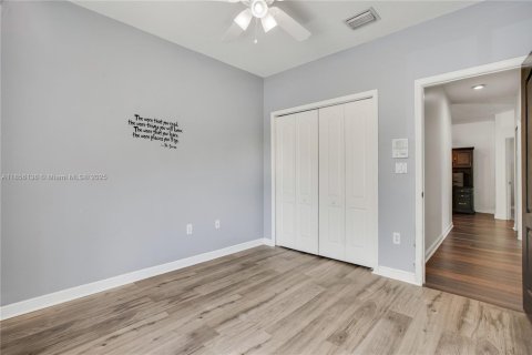House in Miramar, Florida 5 bedrooms, 274.15 sq.m. № 1882582 - photo 16
