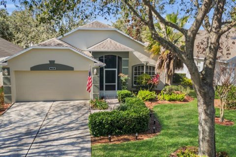 House in Clermont, Florida 3 bedrooms, 166.48 sq.m. № 1720491 - photo 1