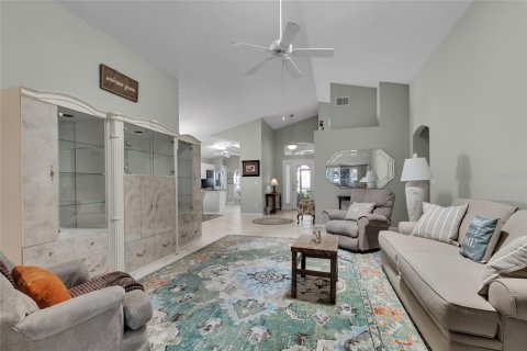 House in Clermont, Florida 3 bedrooms, 166.48 sq.m. № 1720491 - photo 14