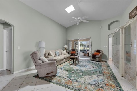 House in Clermont, Florida 3 bedrooms, 166.48 sq.m. № 1720491 - photo 13