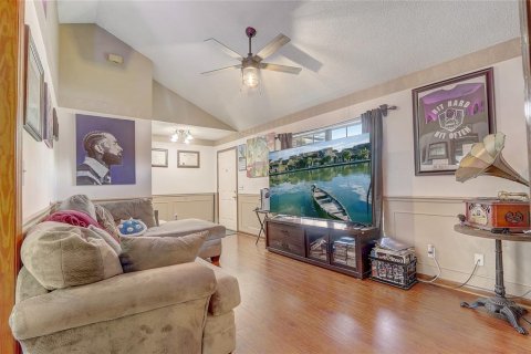 Casa en venta en Orlando, Florida, 3 dormitorios, 121.7 m2 № 1722793 - foto 9