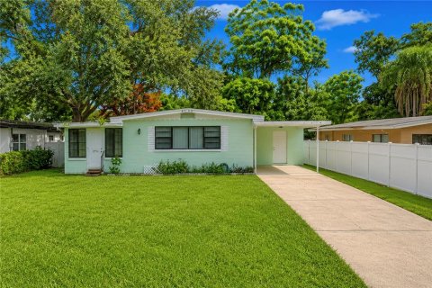House in Orlando, Florida 3 bedrooms, 88.07 sq.m. № 2298283
