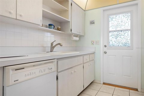 Condo in Longboat Key, Florida, 2 bedrooms  № 1908077 - photo 9