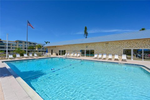 Condo in Longboat Key, Florida, 2 bedrooms  № 1908077 - photo 23